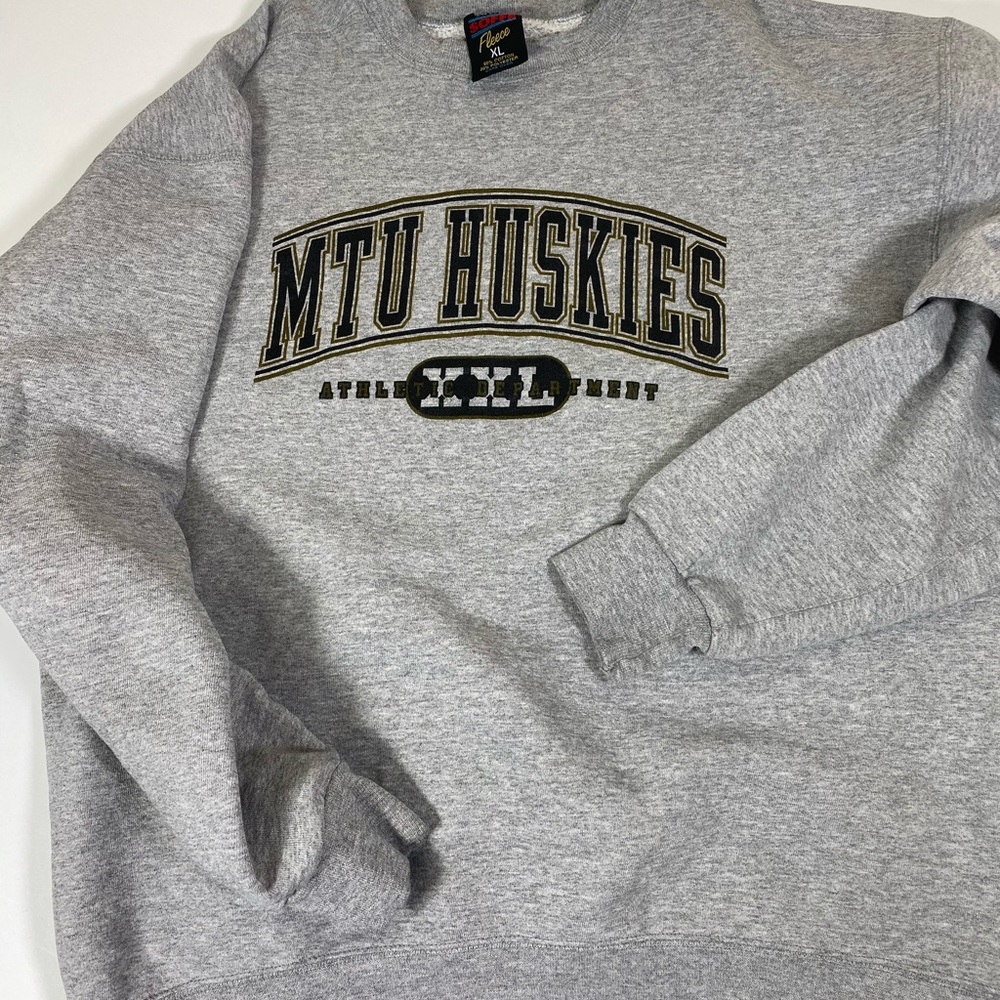 MTU Huskies Crewneck Size XL